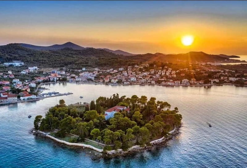 Zadar: 3 Island Speedboat Tour & Blue Bay Swim with Drinks - The first stop is all about clear water