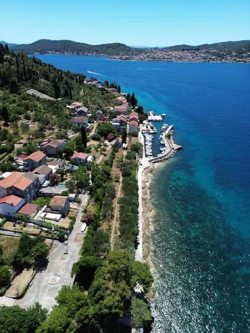 Zadar: 3 Islands Speedboat Tour with Drinks and Diving - A small speedboat and a big stretch of Adriatic