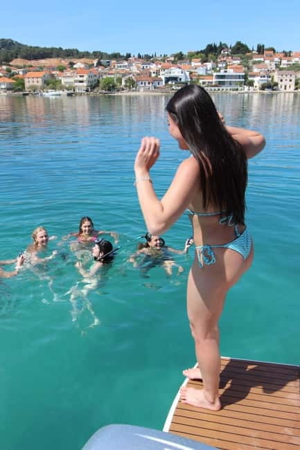 Zadar: Ugljan, Ošljak, and Preko Islands Speedboat Tour - Kostanj Bay: the first swim stop