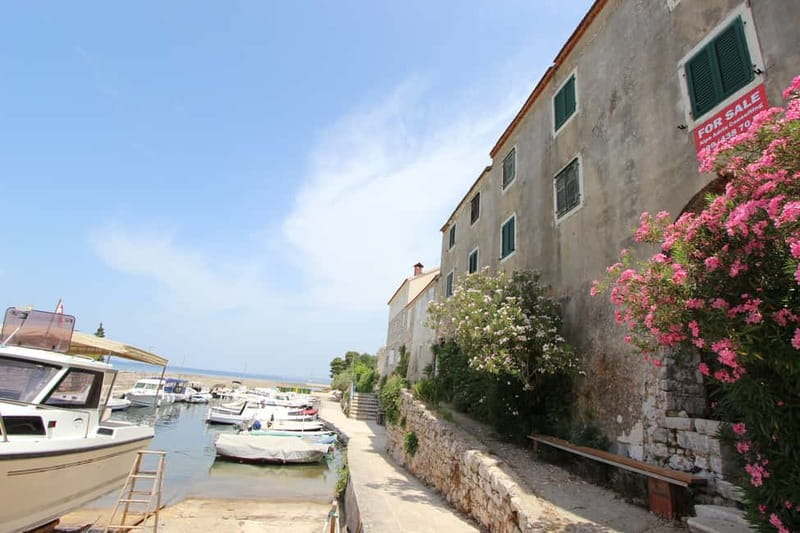 Zadar: Ugljan, Ošljak, and Preko Islands Speedboat Tour - Preko on Ugljan: the trip’s most flexible stop